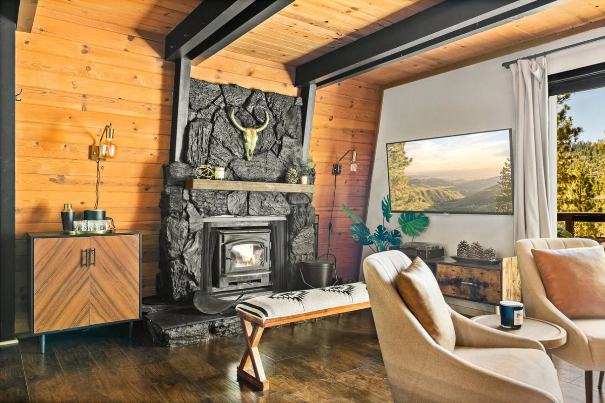 2BR Mid Century Retreat • EV, Hot Tub, BBQ #121