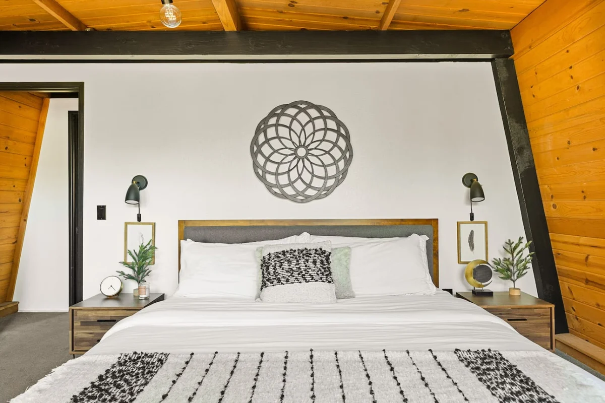 2BR Mid Century Retreat • EV, Hot Tub, BBQ #134