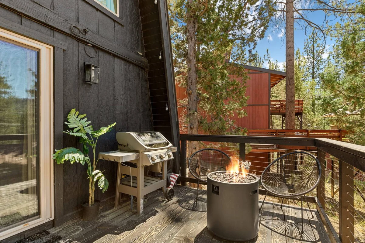 2BR Mid Century Retreat • EV, Hot Tub, BBQ #133