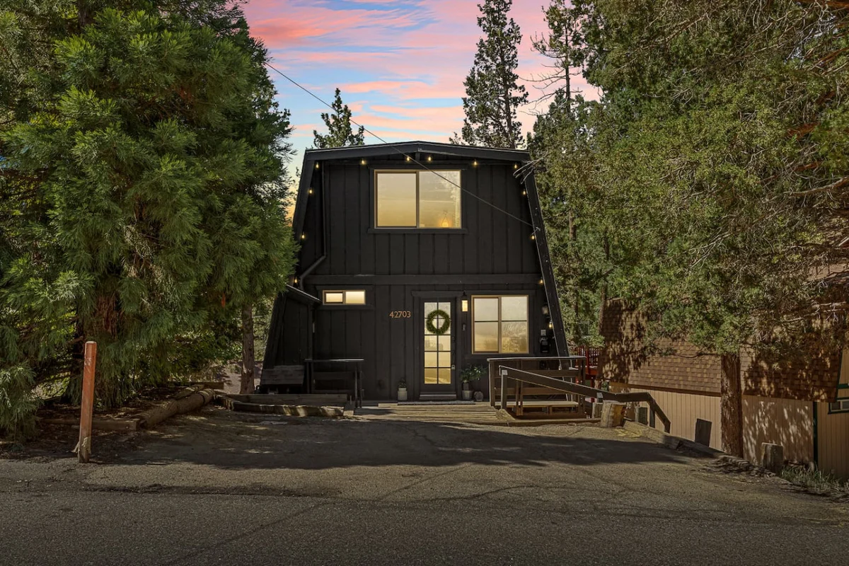 2BR Mid Century Retreat • EV, Hot Tub, BBQ #123