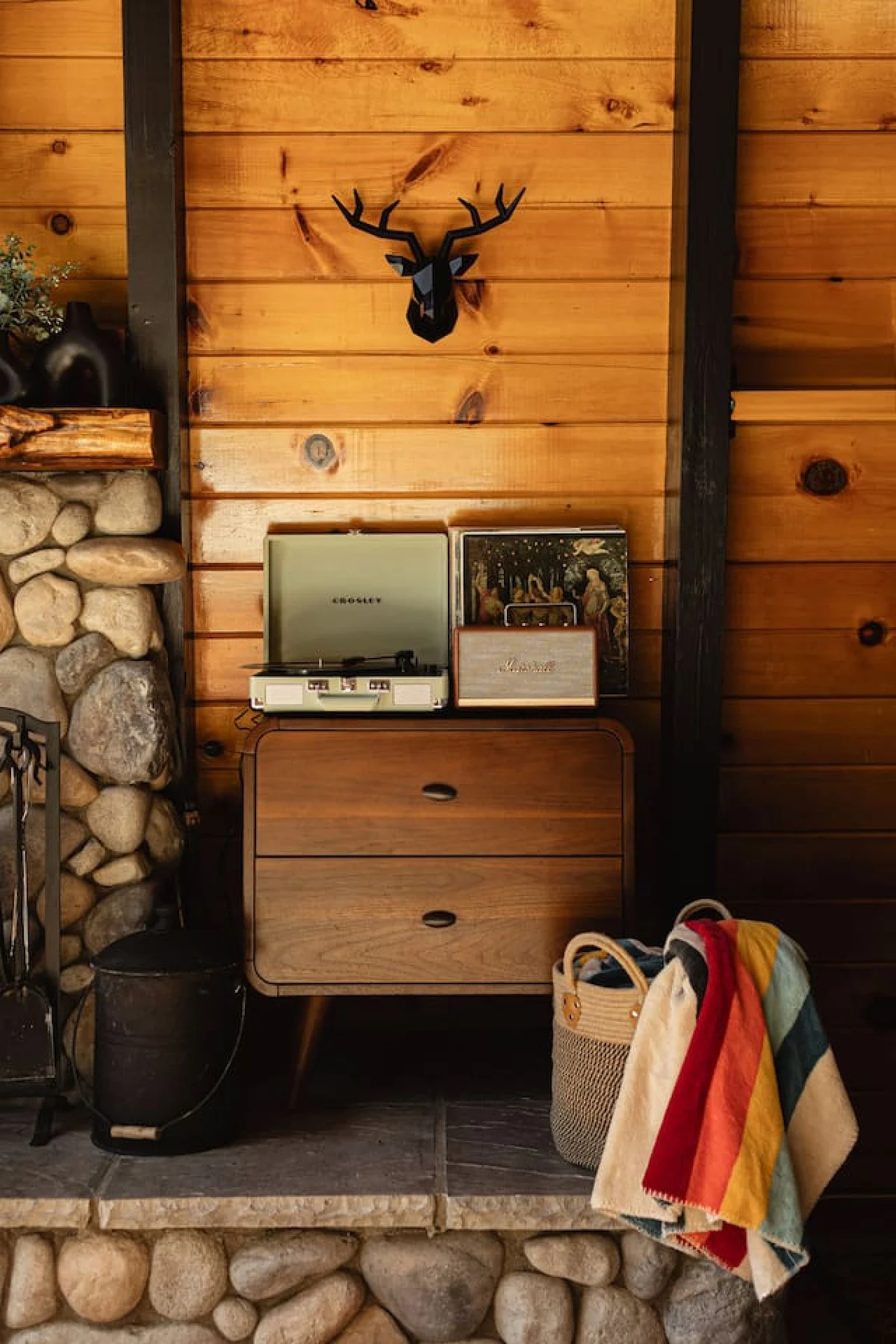 Cozy A-Frame vibes w. Lake & Ski views, AC #108