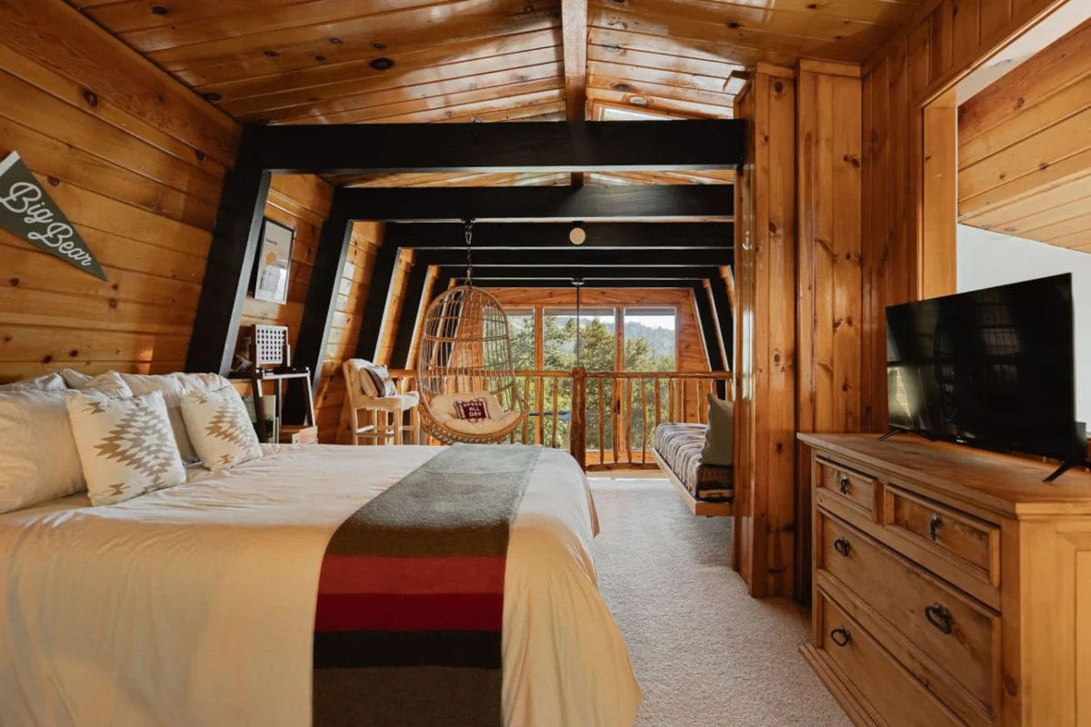 Cozy A-Frame vibes w. Lake & Ski views, AC #91
