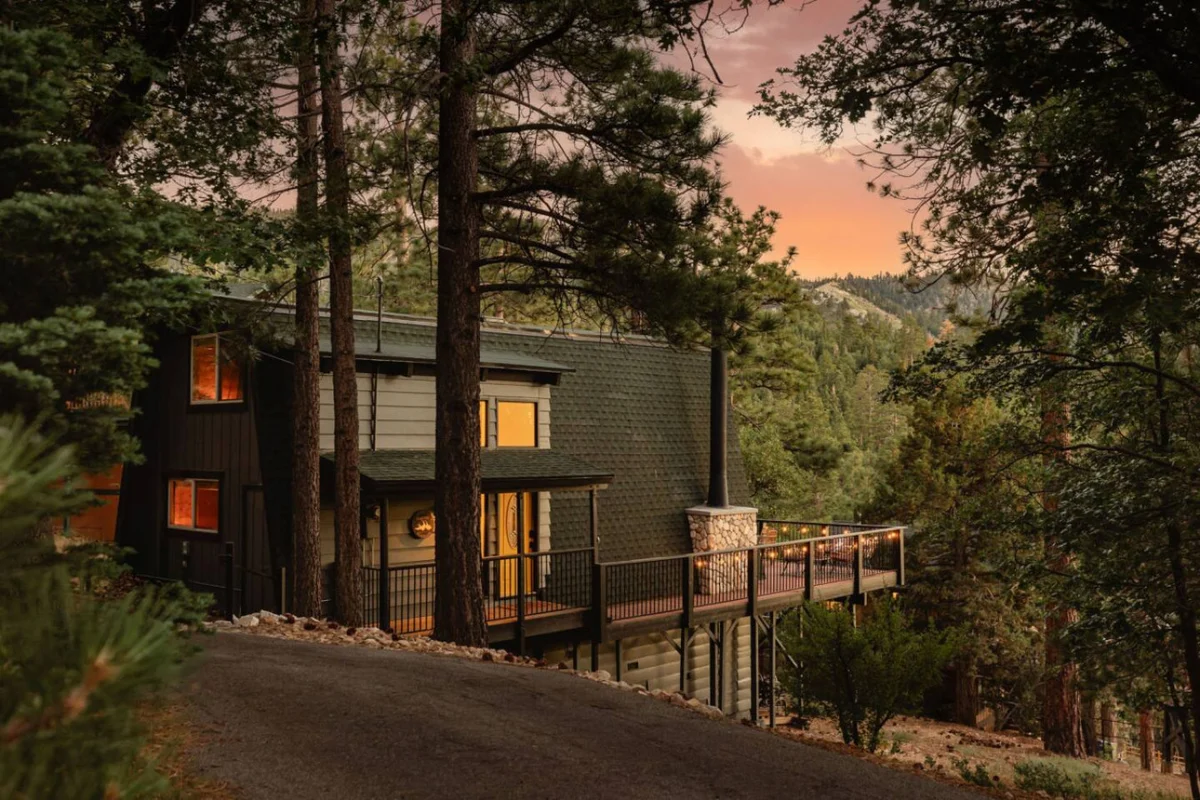 Cozy A-Frame vibes w. Lake & Ski views, AC #123