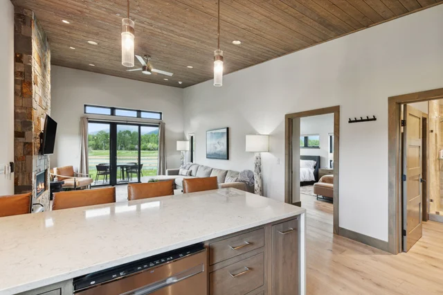 Mara Luxury Cabin- Maple