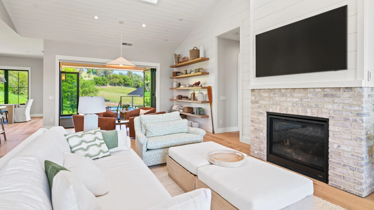 Healdsburg Haven - 3 BD plus Den, Pool, Spa & Wine Tasting #108
