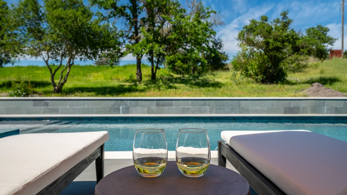 Healdsburg Haven - 3 BD plus Den, Pool, Spa & Wine Tasting #137