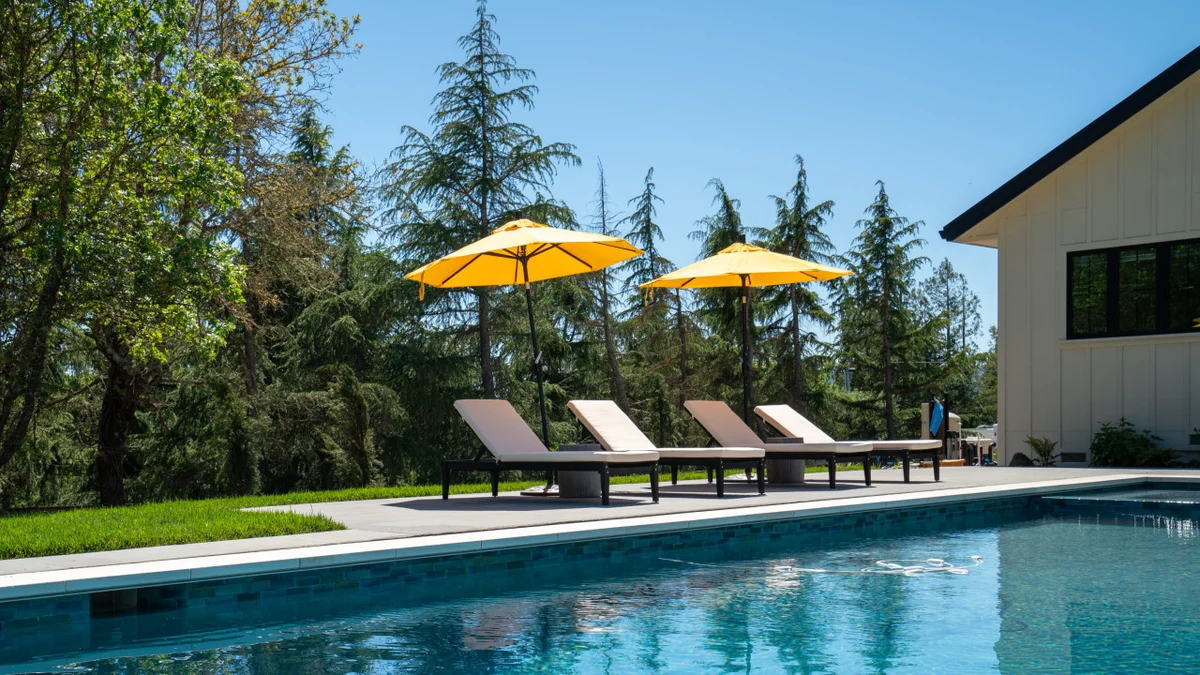 Healdsburg Haven - 3 BD plus Den, Pool, Spa & Wine Tasting #104
