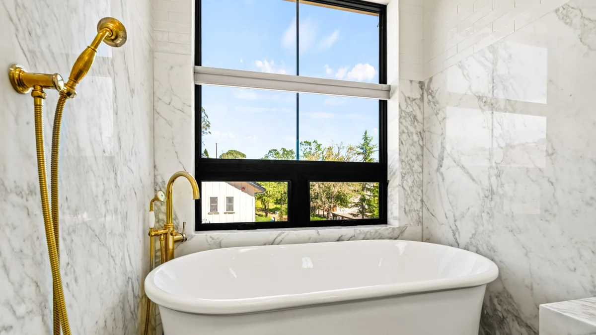 Healdsburg Haven - 3 BD plus Den, Pool, Spa & Wine Tasting #120