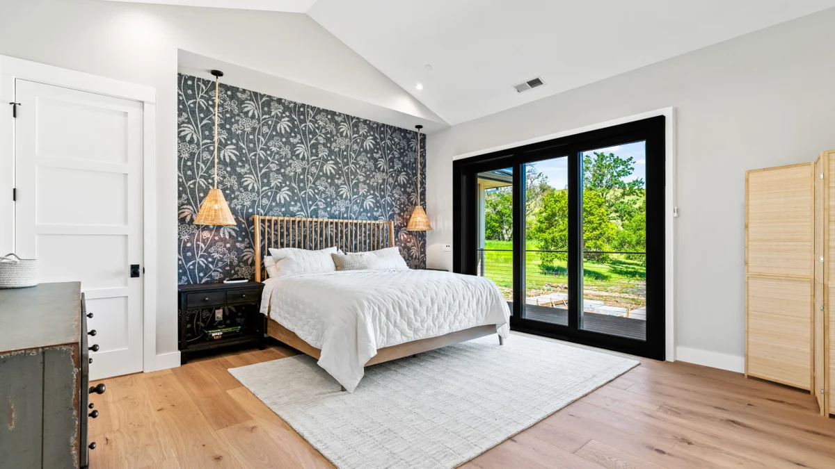 Healdsburg Haven - 3 BD plus Den, Pool, Spa & Wine Tasting #152