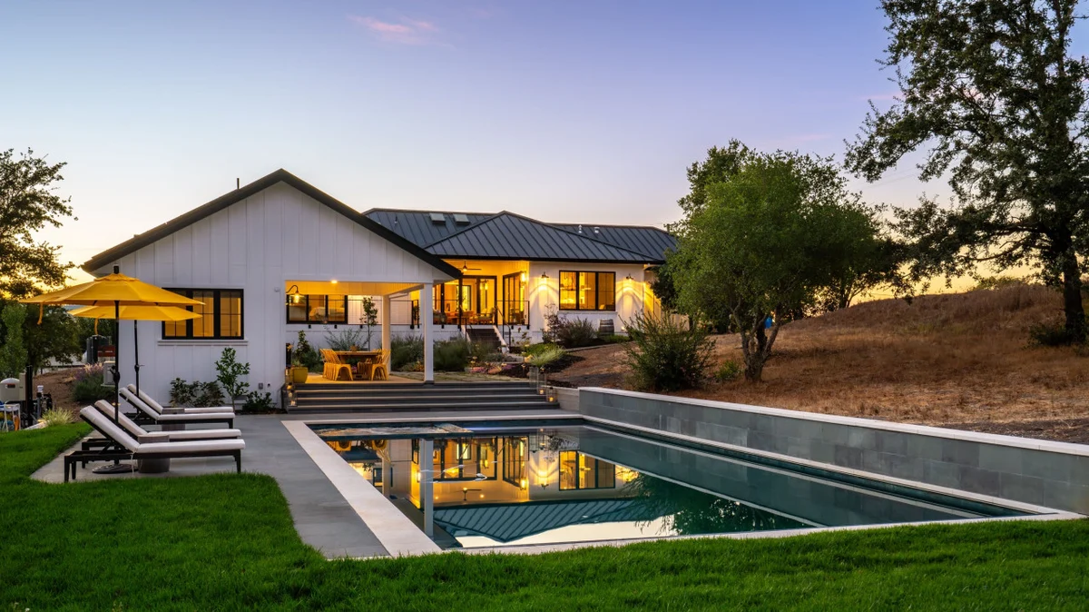 Healdsburg Haven - 3 BD plus Den, Pool, Spa & Wine Tasting #153