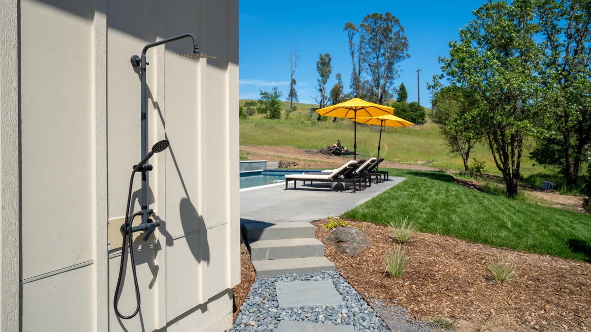 Healdsburg Haven - 3 BD plus Den, Pool, Spa & Wine Tasting #117