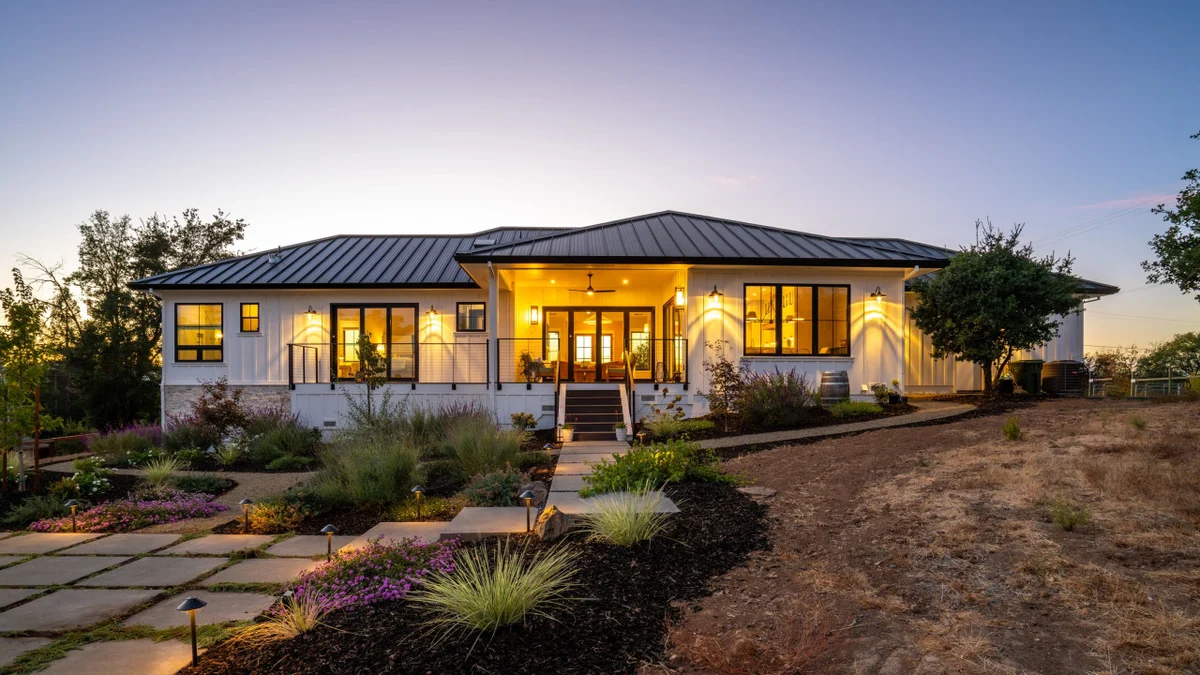 Healdsburg Haven - 3 BD plus Den, Pool, Spa & Wine Tasting #144