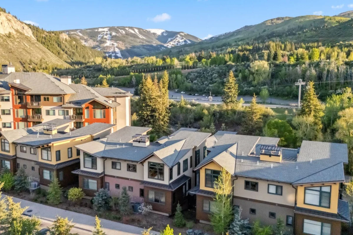 LUXE Riverfront Mountain Retreat | Walk to Gondola #96