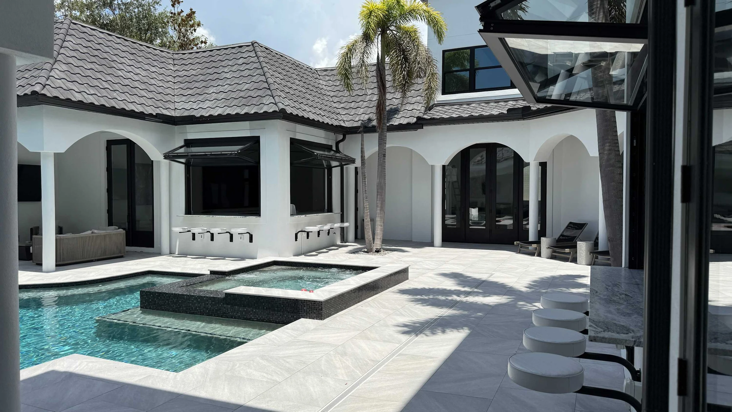 Wander Tampa Estate #101