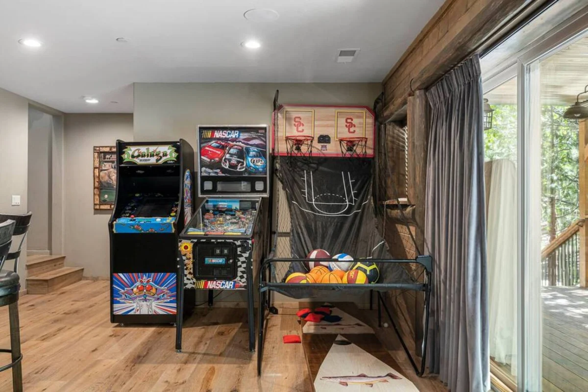 Eagle Creek Hot Tub, Game Room, Private Sled Hill #129