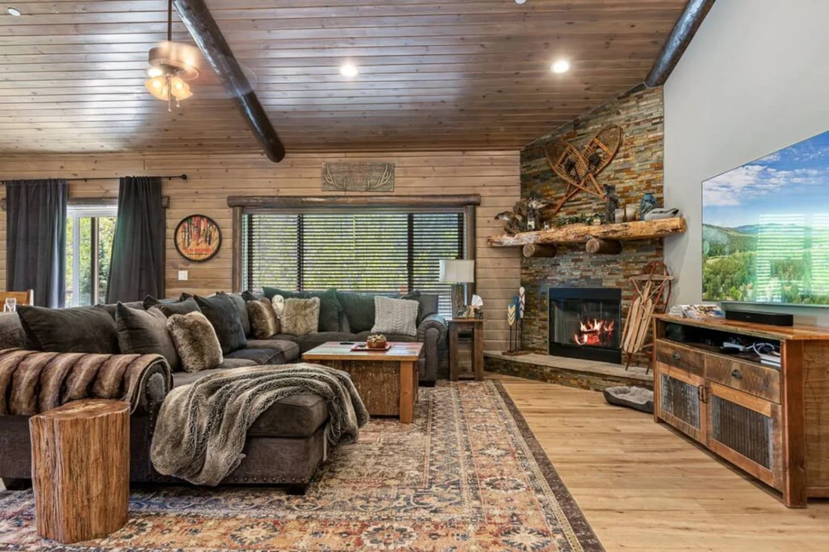 Eagle Creek Hot Tub, Game Room, Private Sled Hill #122