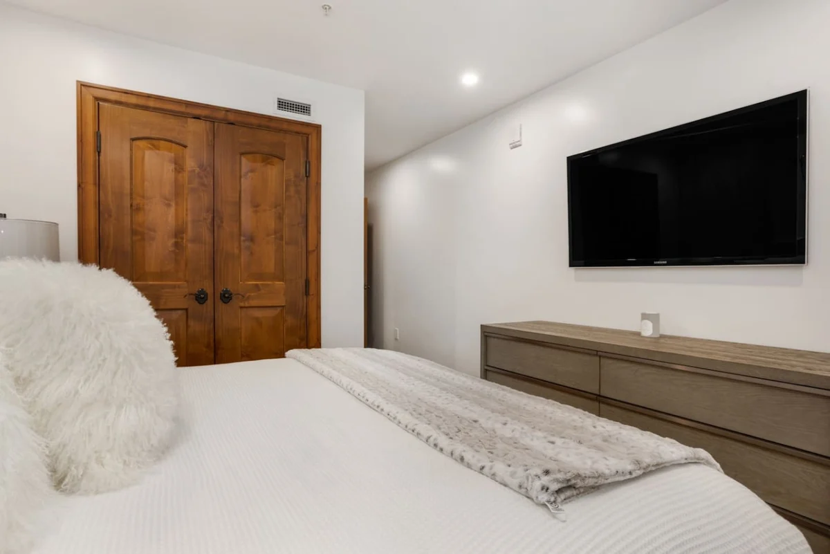 Ritz-Carlton Luxury Suite with Mountain Views #63