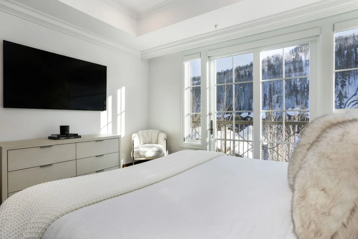 Ritz-Carlton Luxury Suite with Mountain Views #45