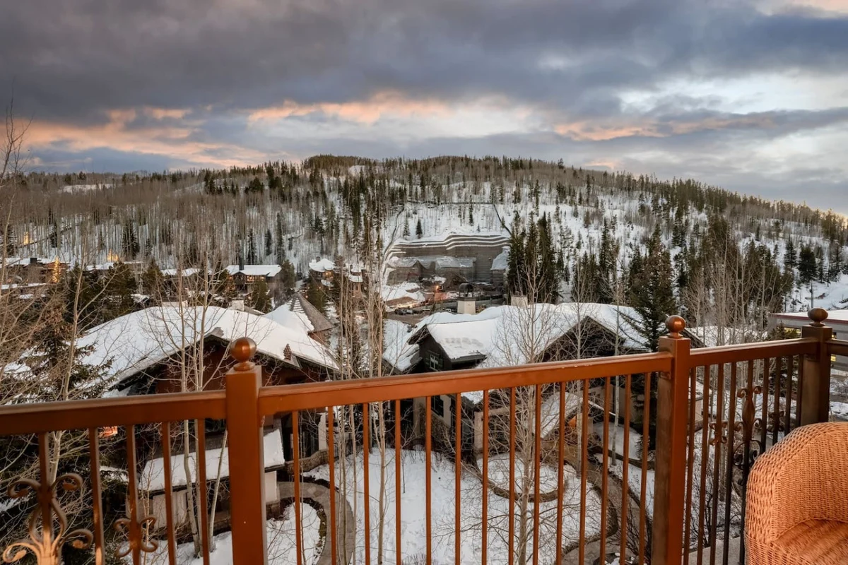 Ritz-Carlton Luxury Suite with Mountain Views #50