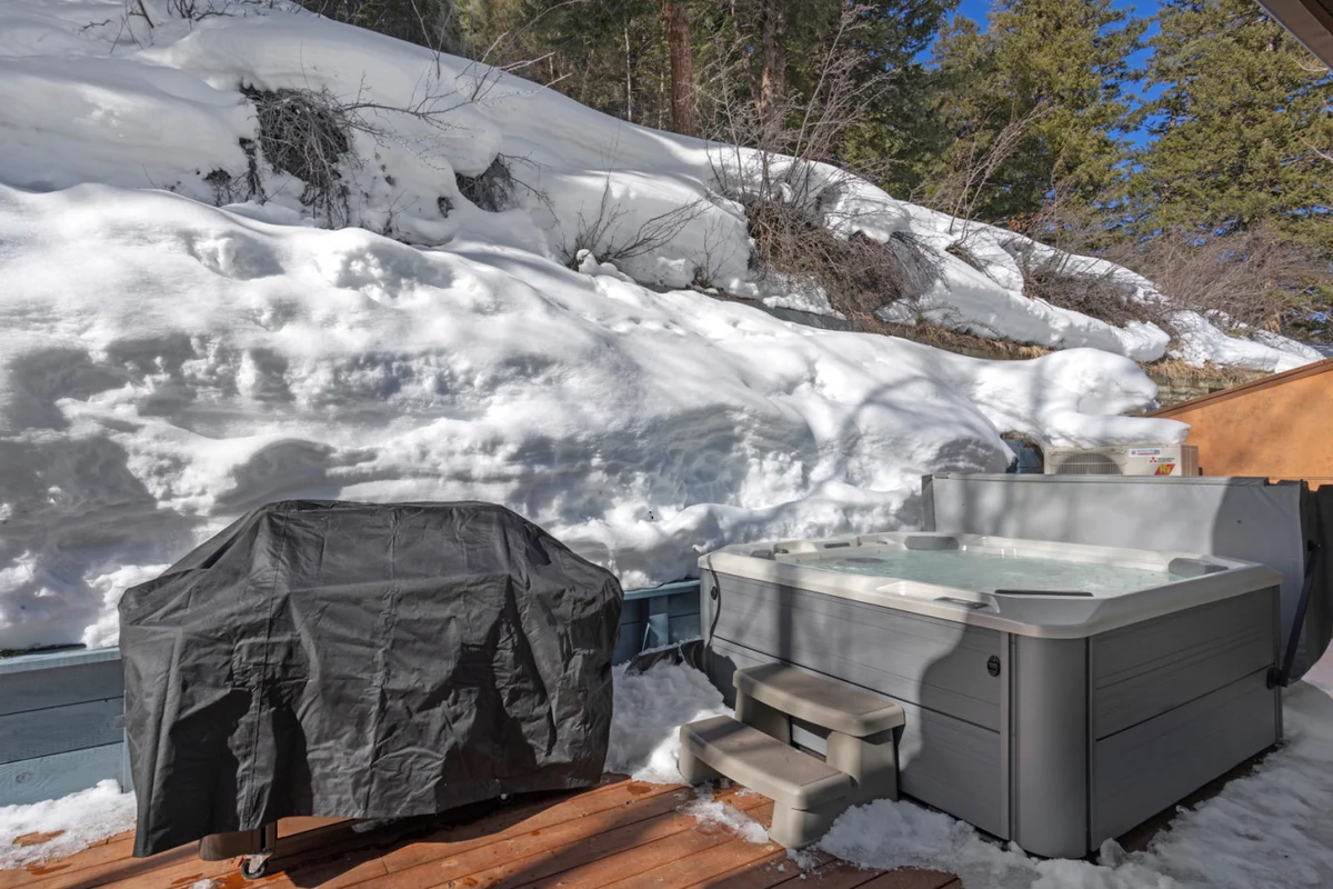 LUXE Loft Town Home | HOT TUB | Family-Friendly #69
