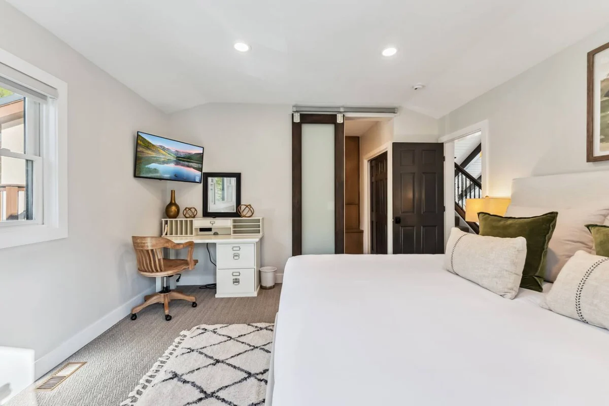 Matterhorn Haven | LUXE Vail Retreat w/ Hot Tub #77