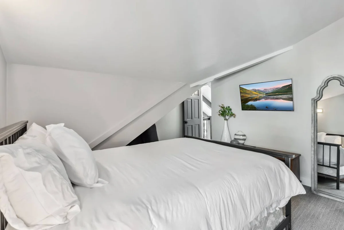 Matterhorn Haven | LUXE Vail Retreat w/ Hot Tub #81