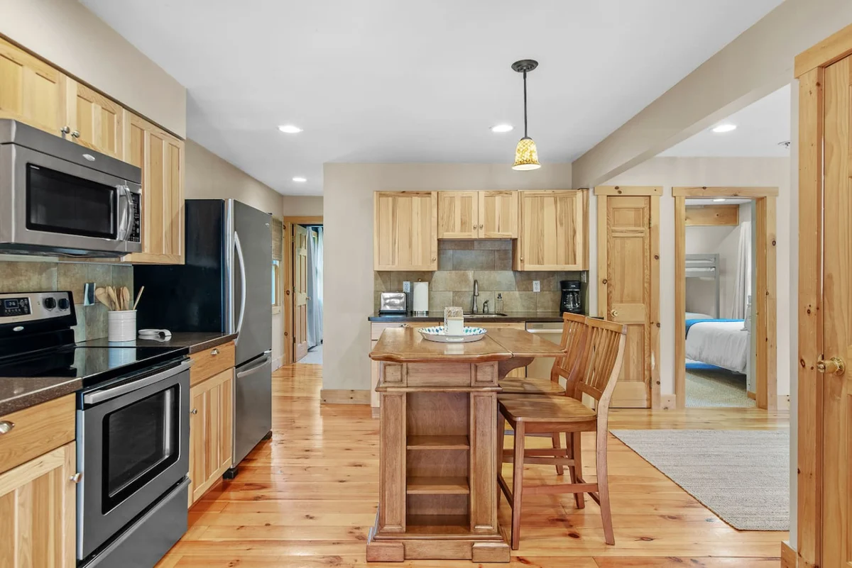 Warm & Woodsy Cabin Year-Round Escape #37