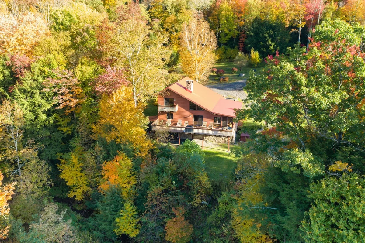 Cozy 6BR Catskills Getaway with Hot Tub #150
