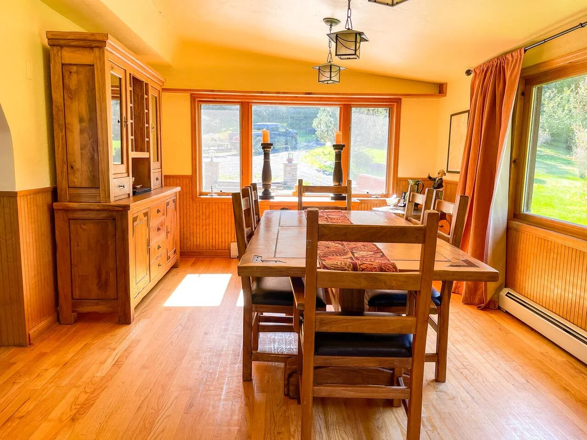 Cozy 6BR Catskills Getaway with Hot Tub #122