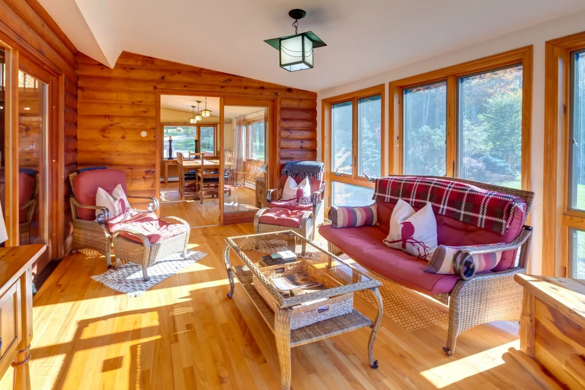 Cozy 6BR Catskills Getaway with Hot Tub #121