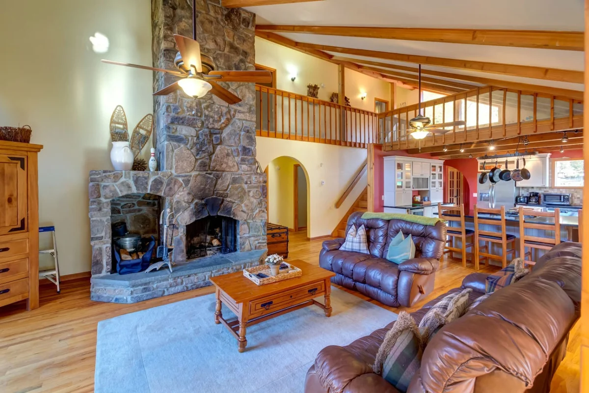 Cozy 6BR Catskills Getaway with Hot Tub #112