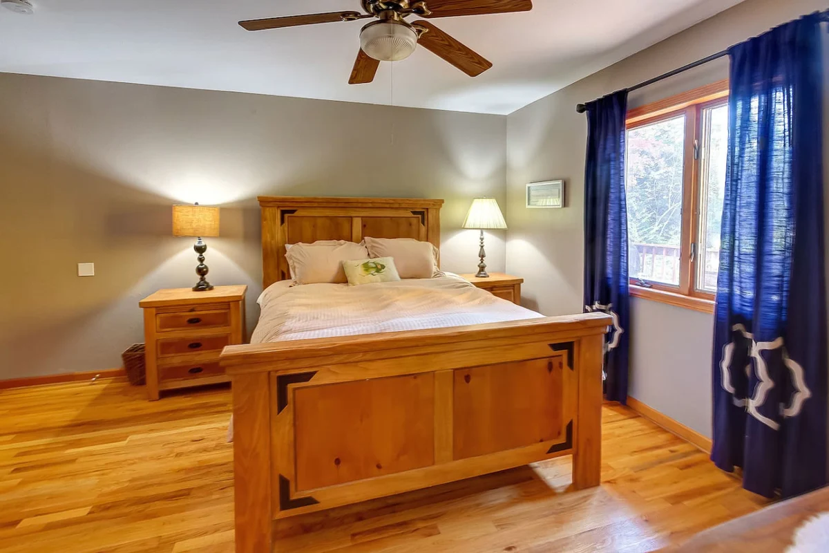 Cozy 6BR Catskills Getaway with Hot Tub #146
