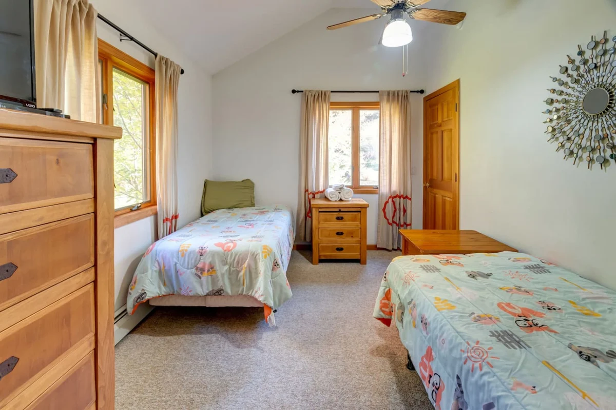 Cozy 6BR Catskills Getaway with Hot Tub #153