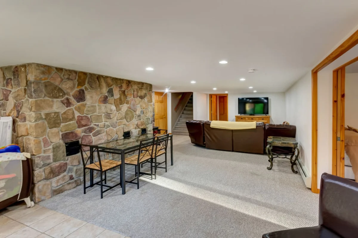 Cozy 6BR Catskills Getaway with Hot Tub #98