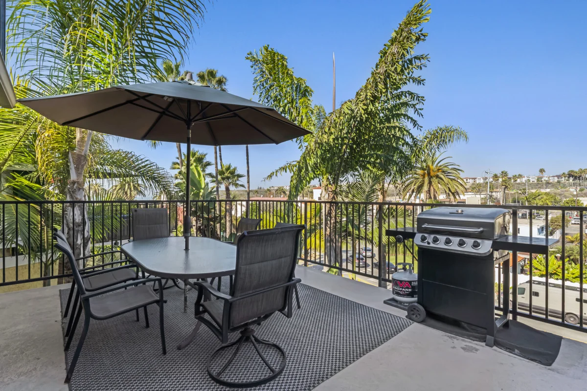Beach Condo- Walk to Beach, Casino and Ole Hanson Wedding Venues AC property photo 4
