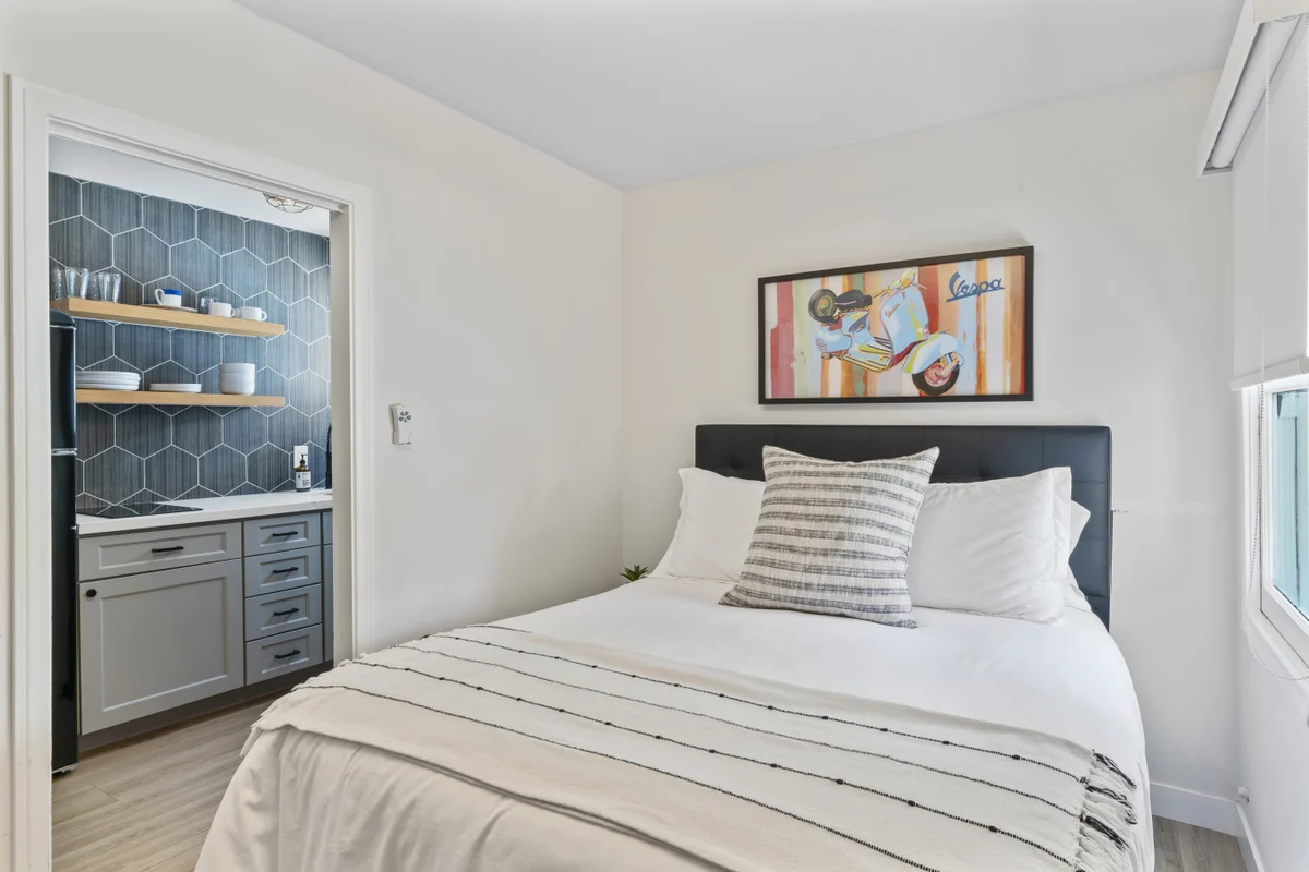 Balboa Island Cottage- Air Conditioning Ferry Close property photo 5