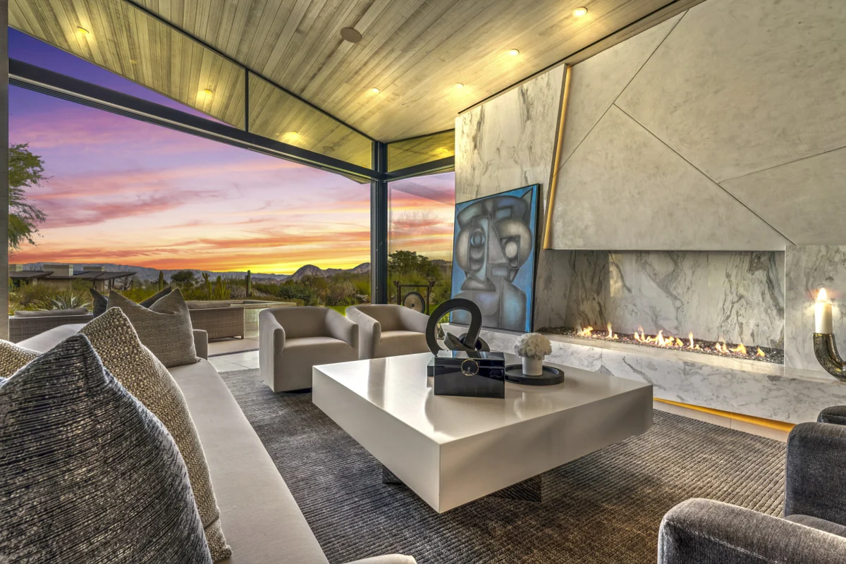 Home in Palm Desert property photo 2