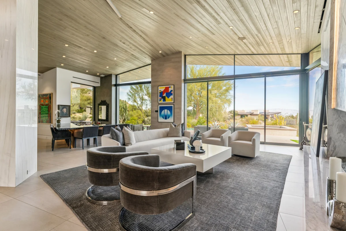 Home in Palm Desert property photo 4