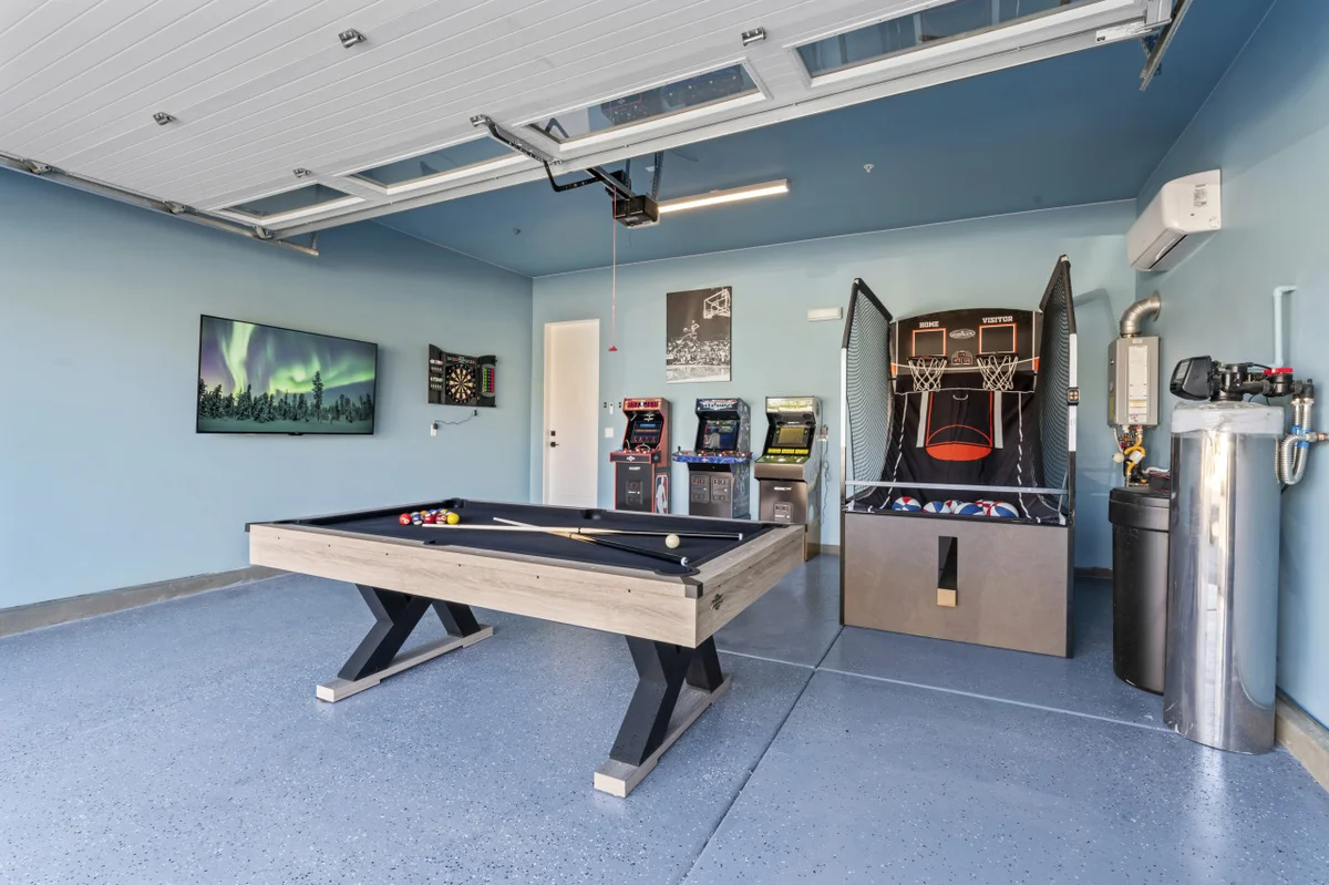 Home in La Quinta property photo 2