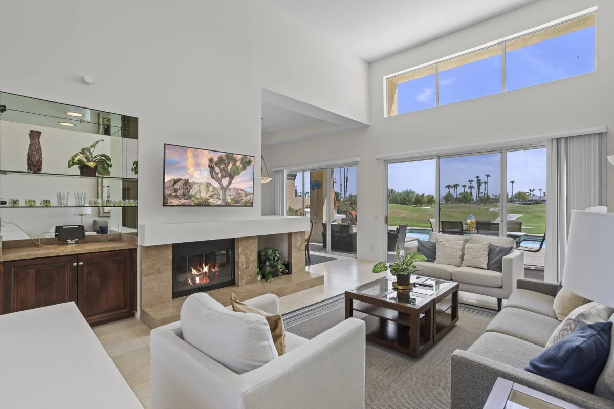 Home in La Quinta property photo 2