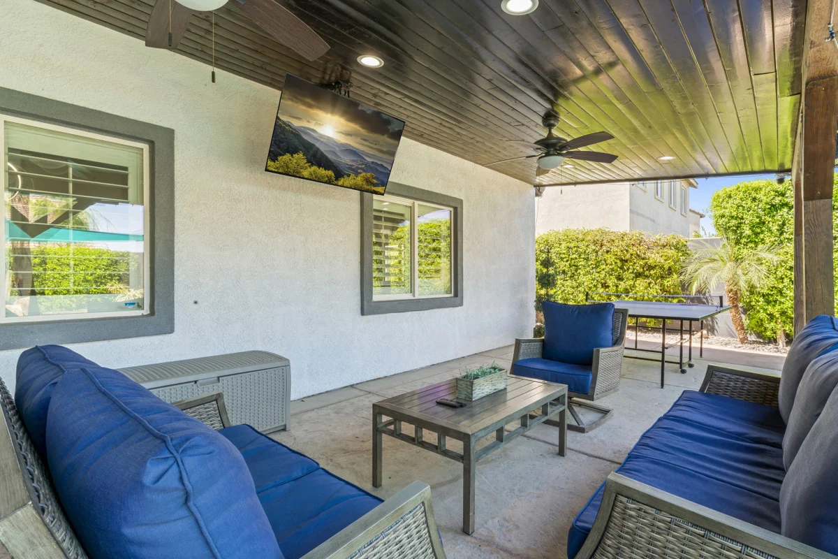 Empire Polo Grounds Close Gorgeous pool home property photo 2