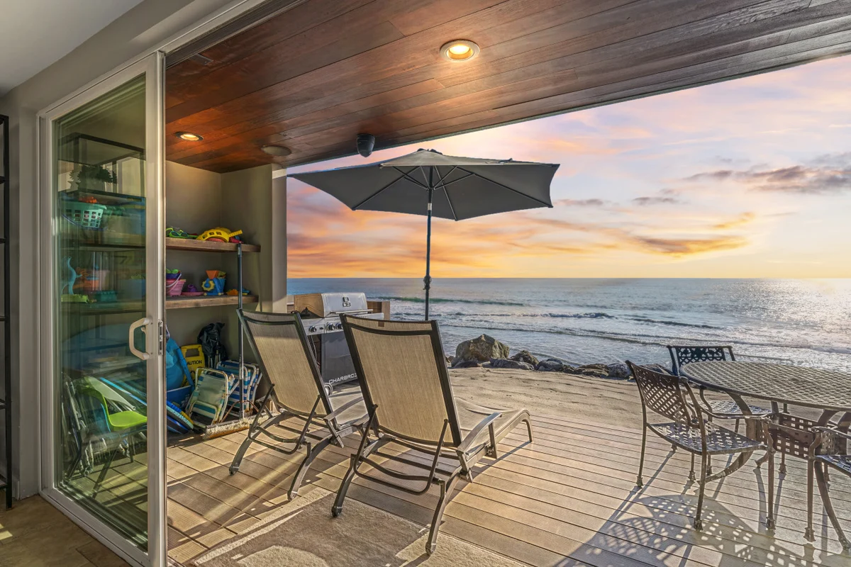 Hawaiian Style Beachfront on Beach Road property photo 2