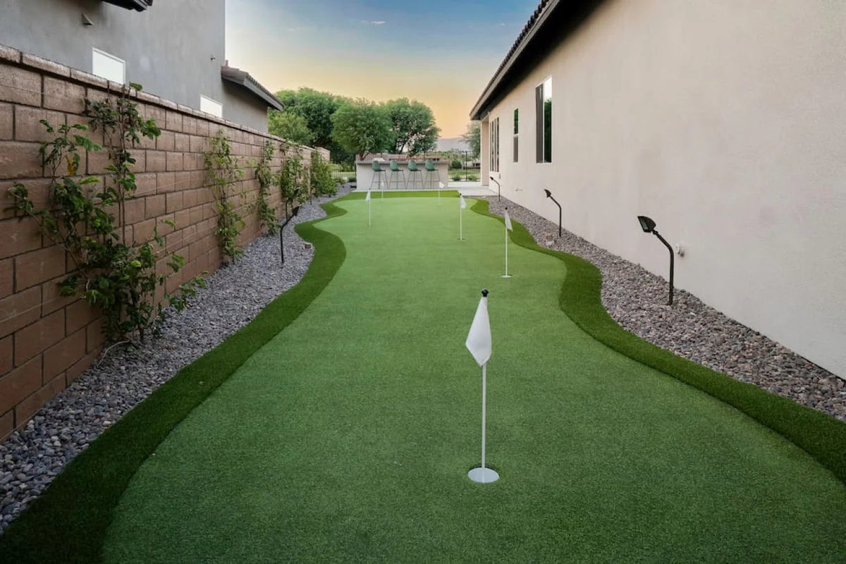 Hole in One property photo 2