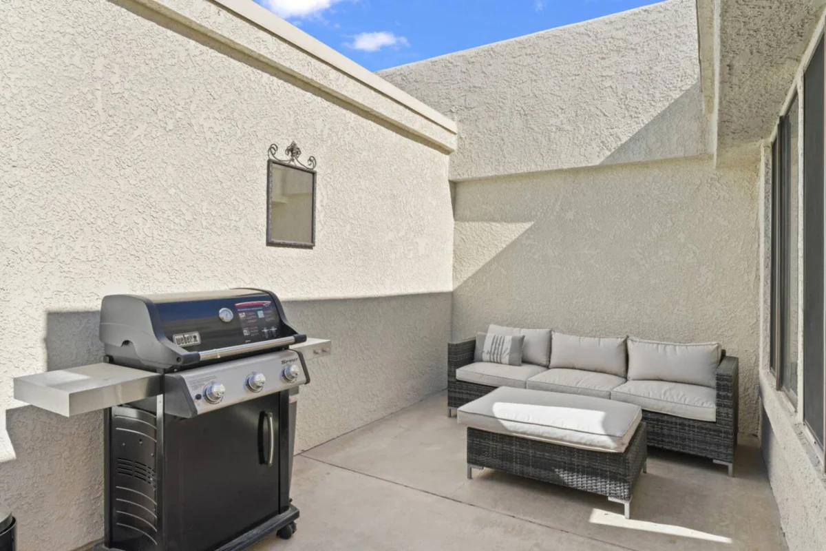 Home in La Quinta property photo 4