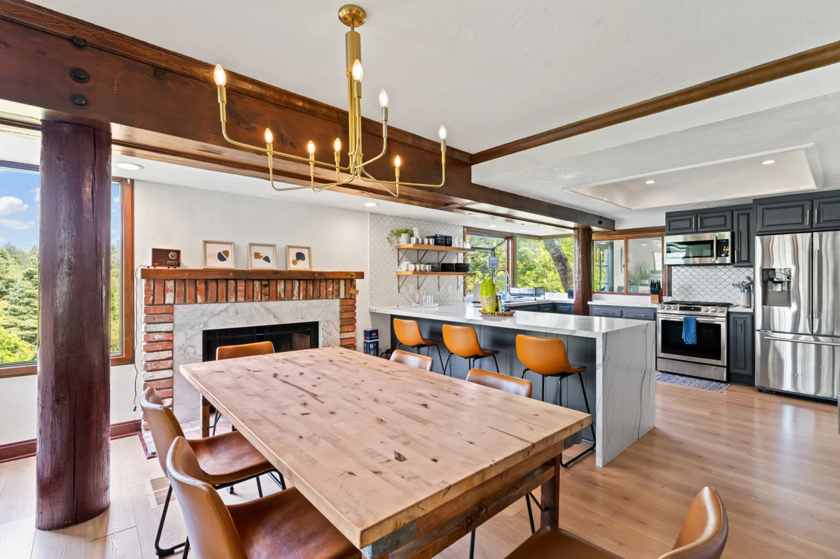 Home in Lake Arrowhead property photo 3
