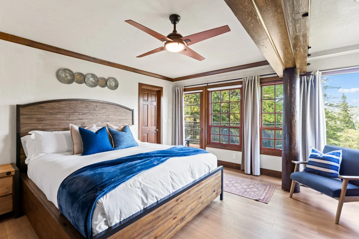 Home in Lake Arrowhead property photo 4