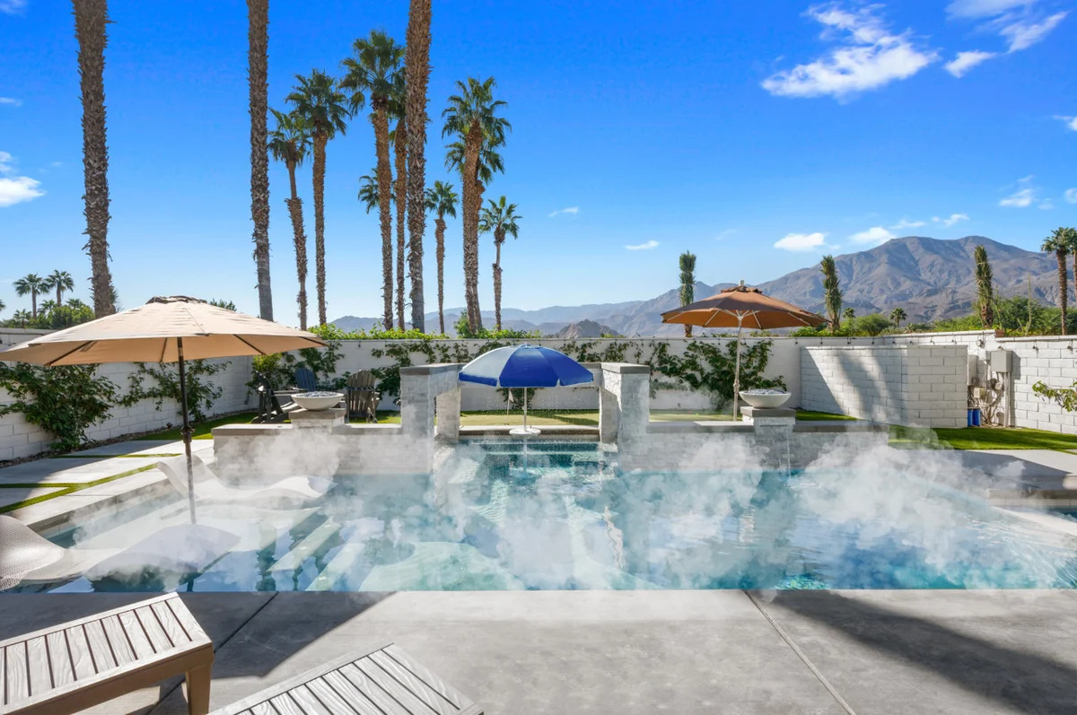 Home in La Quinta property photo 2