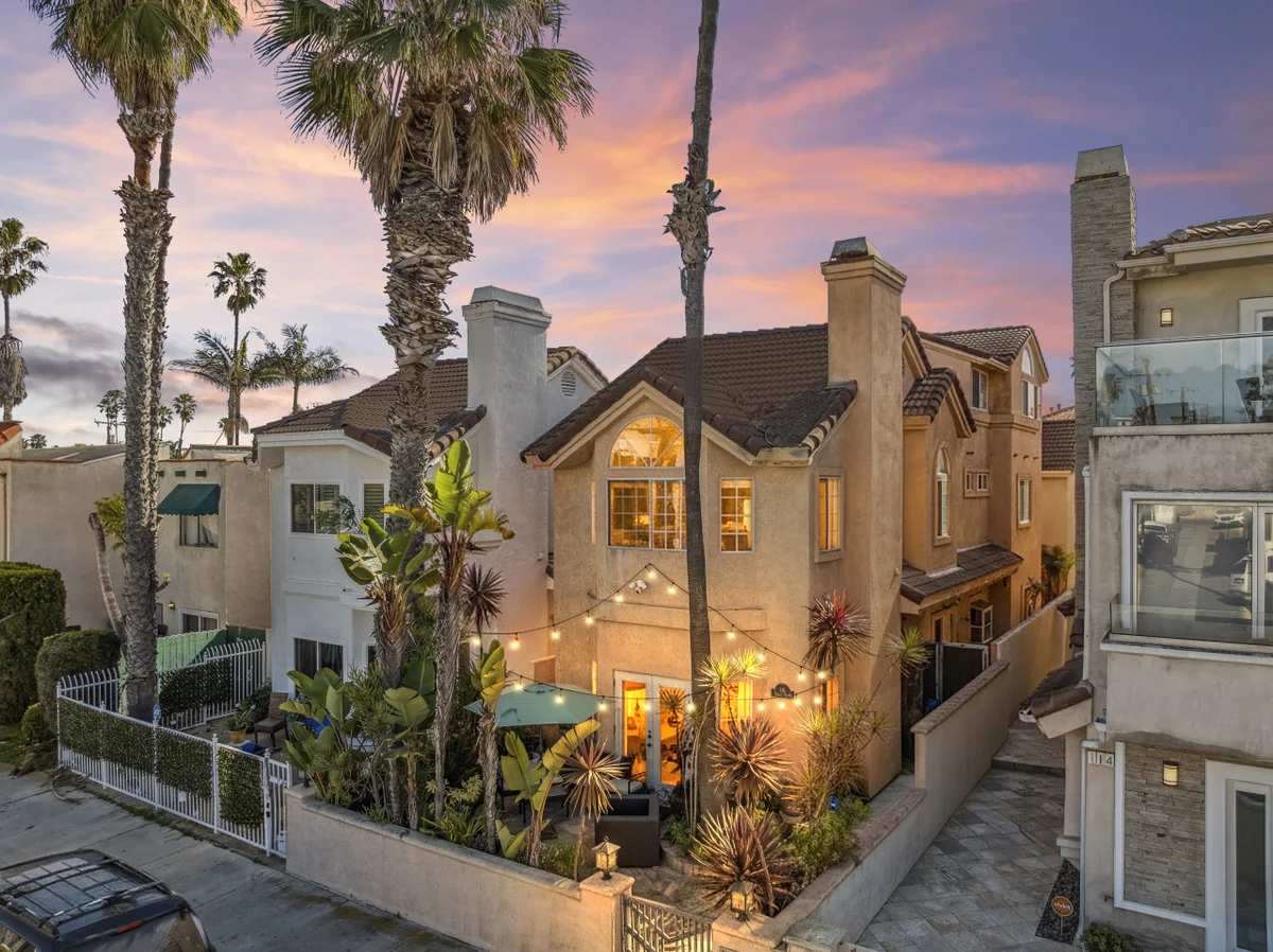 Ocean Views, Steps to Main Street & Beach, 3 Ensuite Bath property photo 3