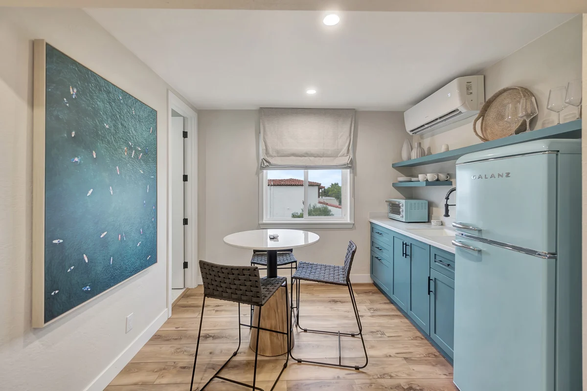 ON Avenida Del Mar- Heart of Downtown- 10 minutes to the Pier property photo 5