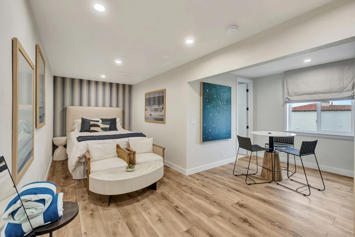ON Avenida Del Mar- Heart of Downtown- 10 minutes to the Pier property photo 4